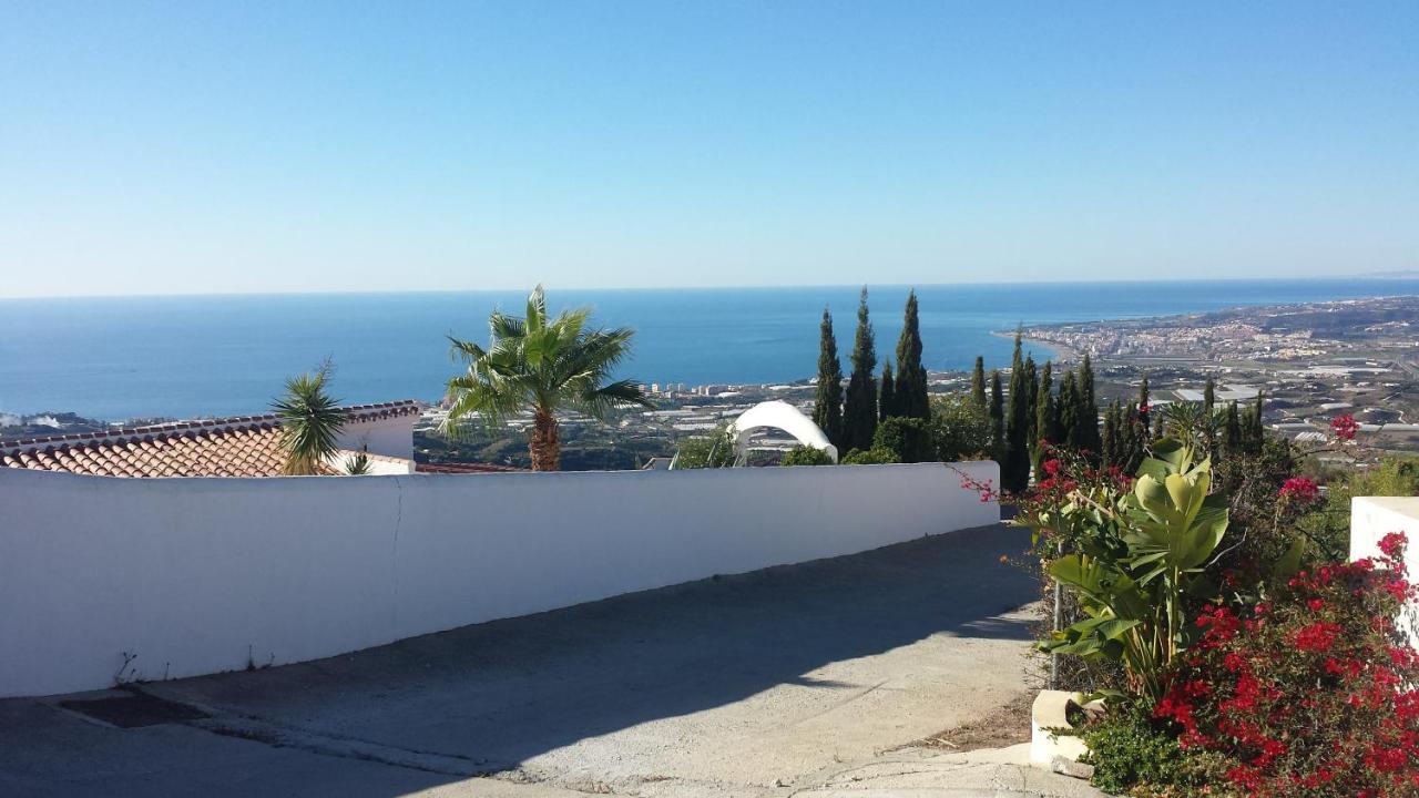 Villa Perla Blanca Sayalonga Exterior foto