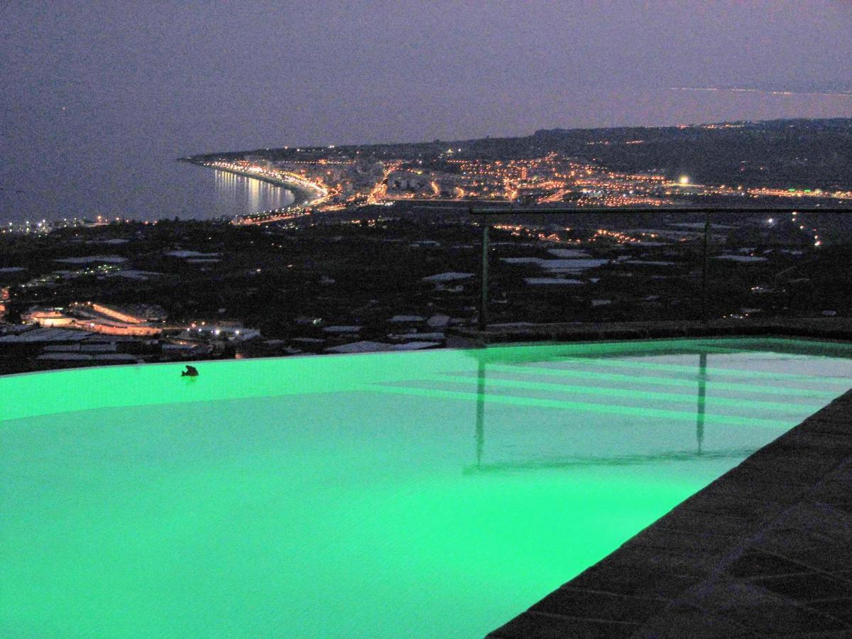 Villa Perla Blanca Sayalonga Exterior foto